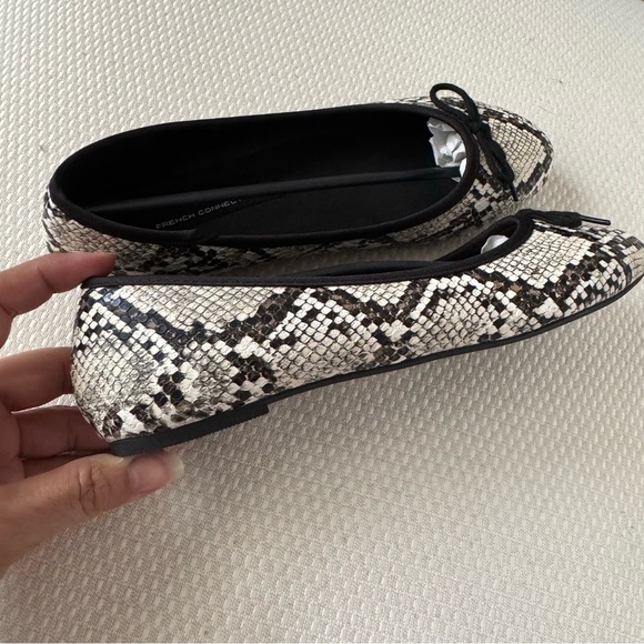 FRENCH CONNECTION Diana Snake black white Printed Flats size 6 NWT - Picture 5 of 9